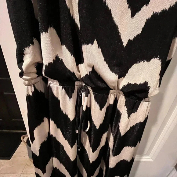 ~Arden B~ Dress - Large - Picture 3 of 8